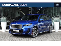 BMW iX1 - xDrive30 M Sport / Panoramadak / Sportstoelen / Comfort Access / Achteruitrijcamera / Adap