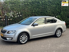 Skoda Octavia - 1.4 TSI Greentech Ambition Businessline Automaat Clima Cruise PDC LMV Goed Onderhouden