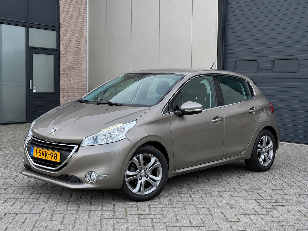 Peugeot 208 - 1.6 VTi Allure 2014 5-DRS Stoelv Cruise CarPlay - AutoWereld.nl