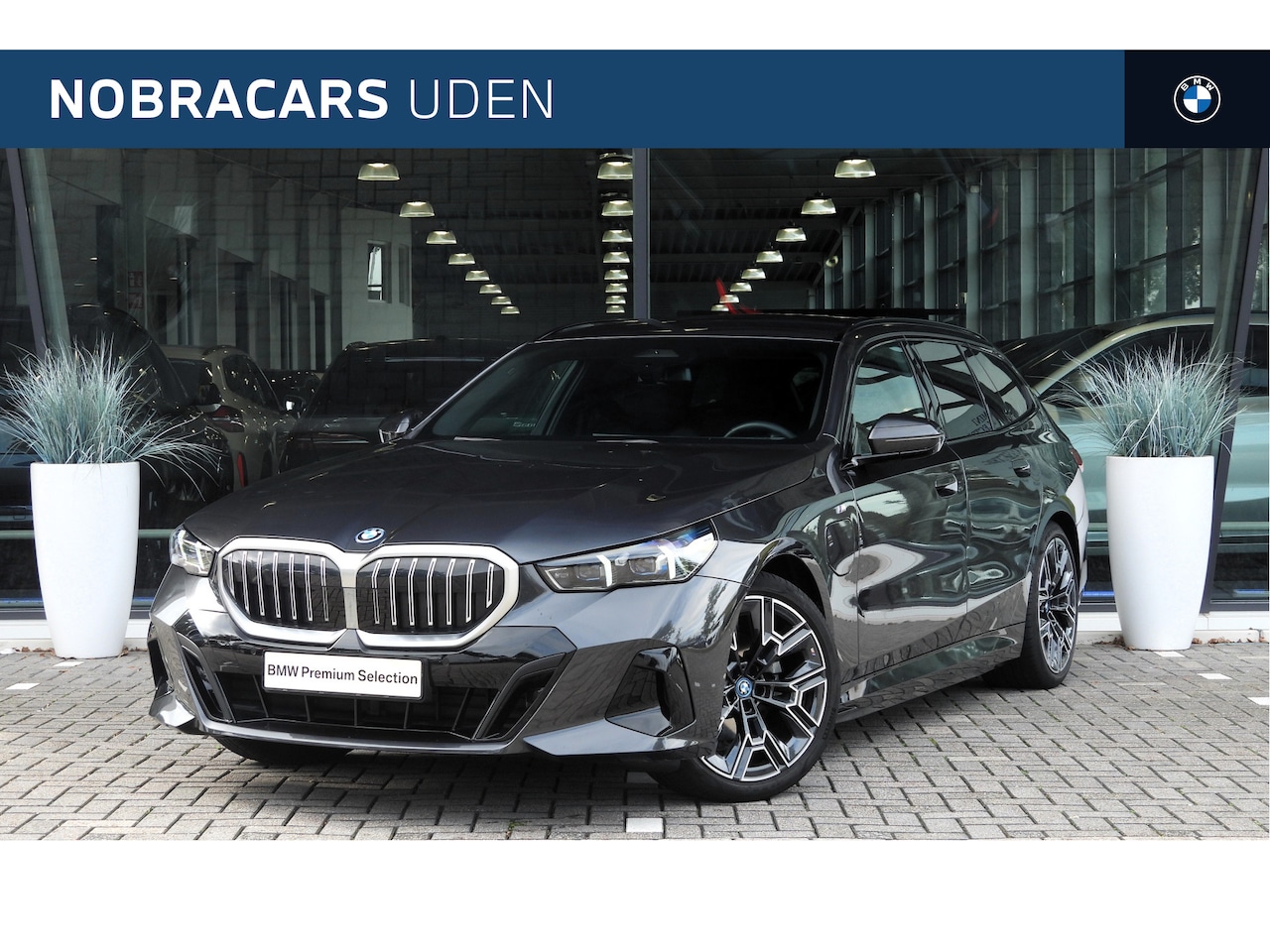 BMW 5-serie Touring - 530e M Sport Automaat / Trekhaak / Comfort Access / Achteruitrijcamera / Adaptieve LED / S - AutoWereld.nl