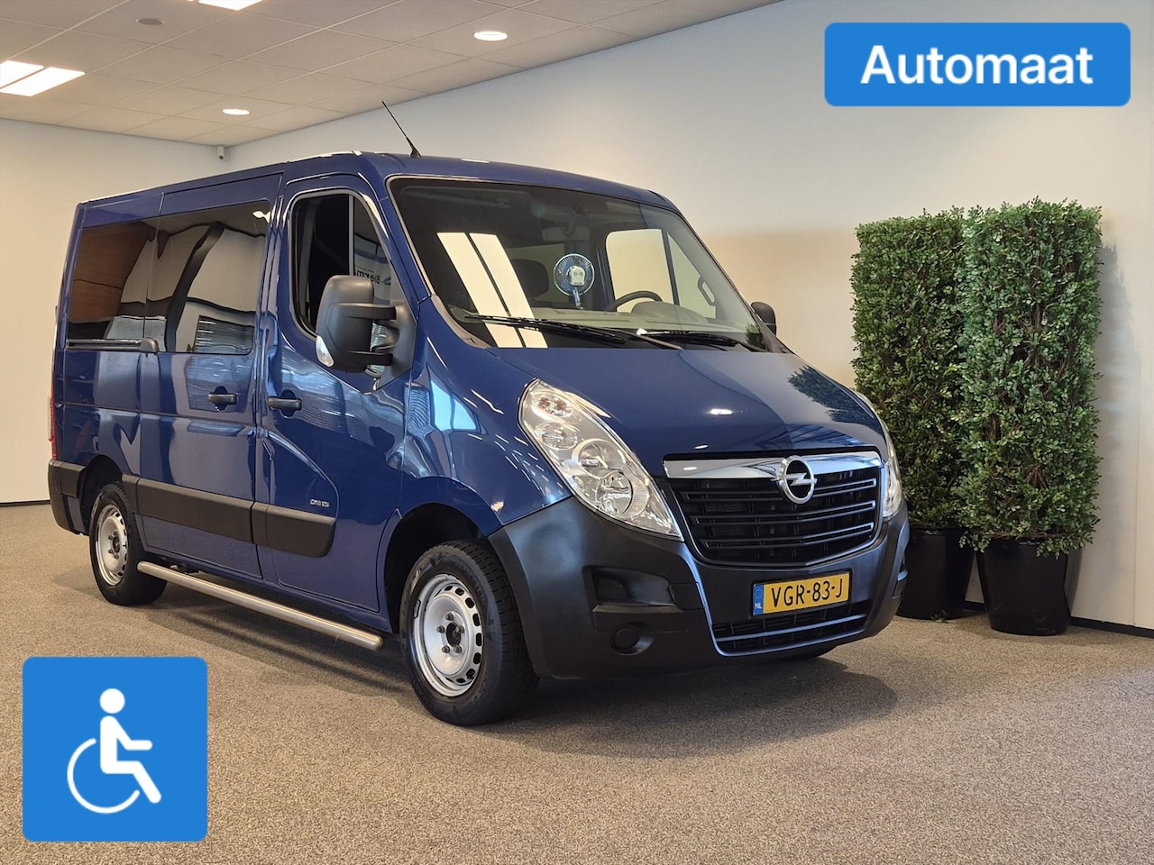 Opel Movano - L1H1 2+1 Rolstoelbus Automaat Rolstoel voorin - AutoWereld.nl