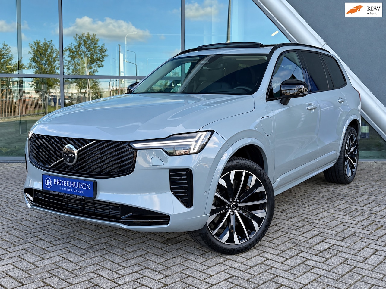 Volvo XC90 - 2.0 T8 Plug-in hybrid AWD Plus Dark 455pk Panoramadak / Head Up Display / Harmon Kardon Au - AutoWereld.nl