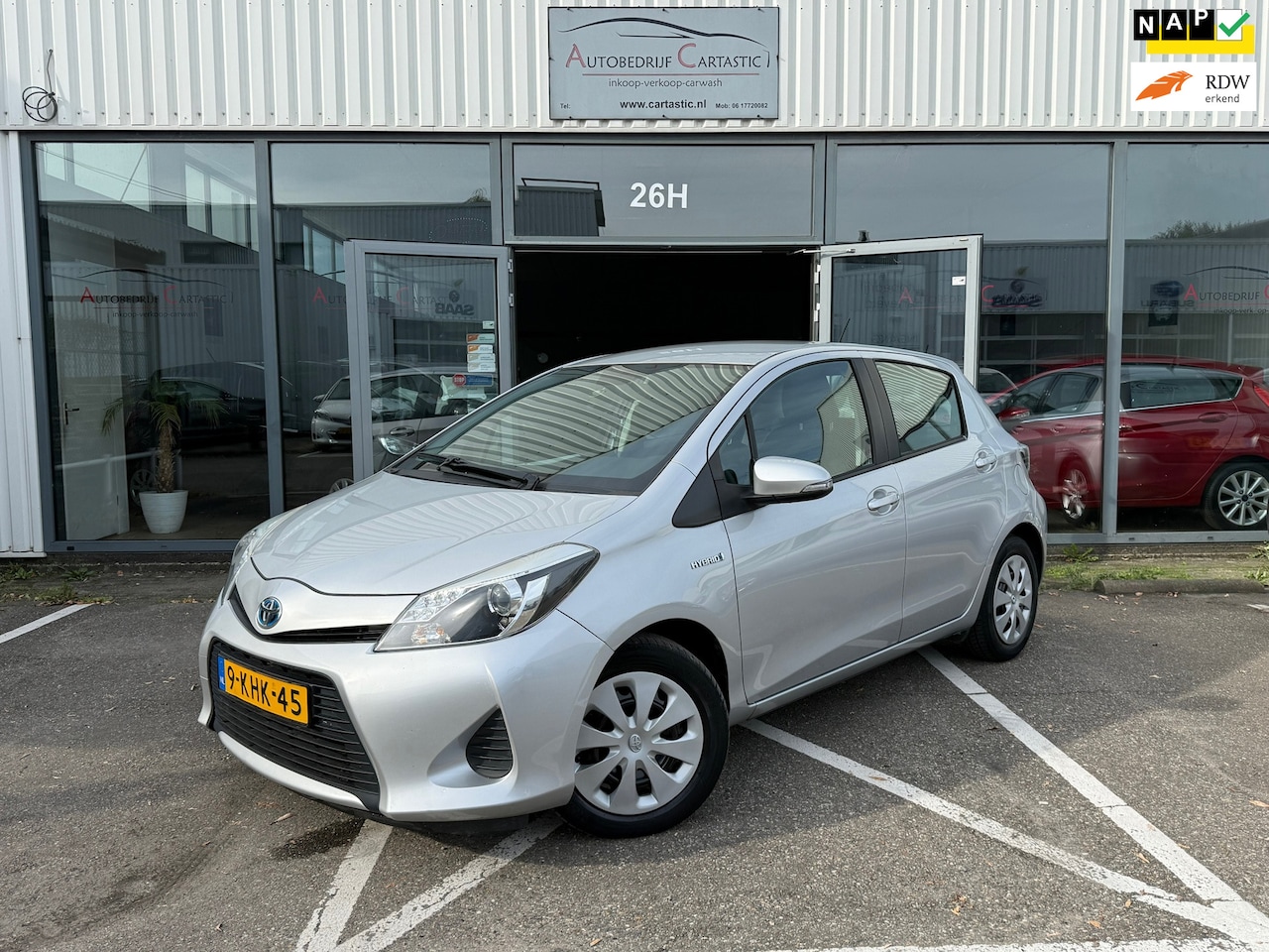 Toyota Yaris - 1.5 Full Hybrid Aspiration NAVI | CAMERA | CRUISE | CLIMATE CONTROL | ONDERHOUDEN |NAP | A - AutoWereld.nl