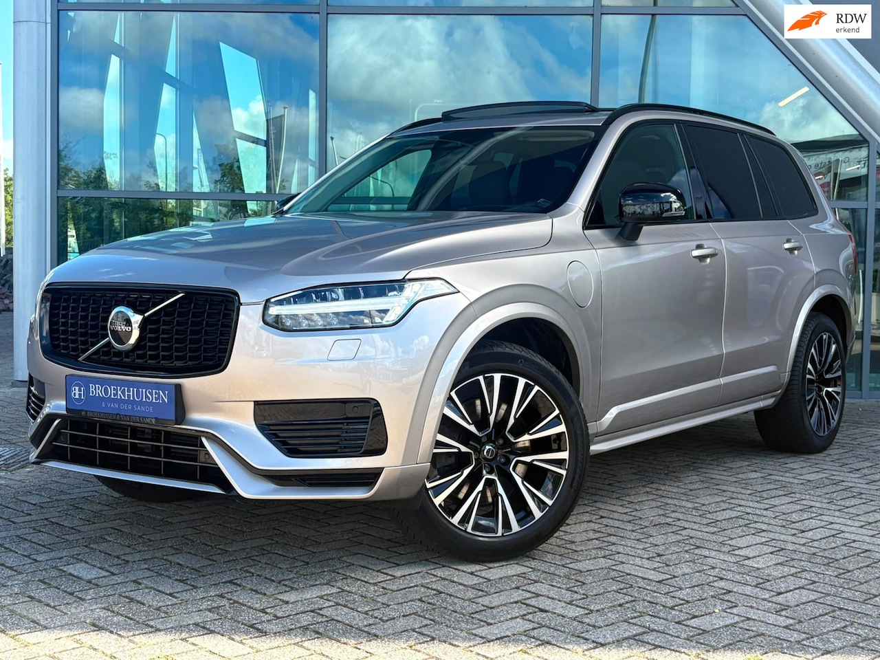 Volvo XC90 - 2.0 T8 Recharge AWD Ultimate Dark 455pk Luchtvering / Trekhaak / Head Up Display - AutoWereld.nl