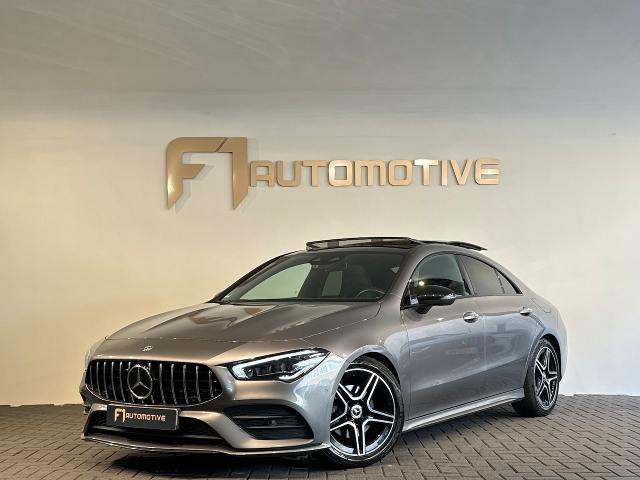 Mercedes-Benz CLA-Klasse - 180 AMG Pano|Stoelventilatie|360 Camera|Keyless|Blindspot - AutoWereld.nl