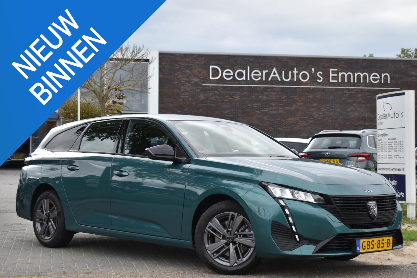 Peugeot 308 SW - 1.2 PureTech Active Pack CARPLAY LMV TREKHAAK - AutoWereld.nl