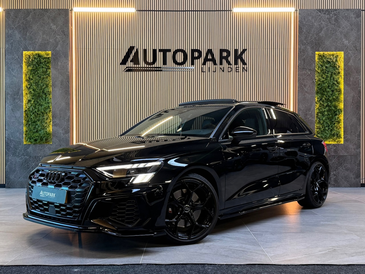 Audi S3 - Sportback 2.0 TFSI S3 quattro |PANORAMADAK|MATRIXLED|310PK|DEALER ONDERHOUDEN|SFEERVERLICH - AutoWereld.nl