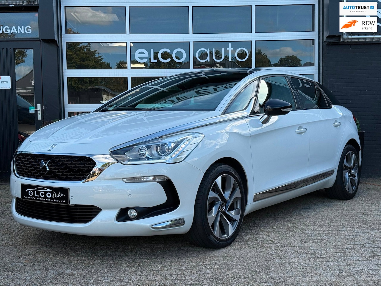 DS 5 - 1.6 165pk Business Executive / Pano / Alcantara - AutoWereld.nl