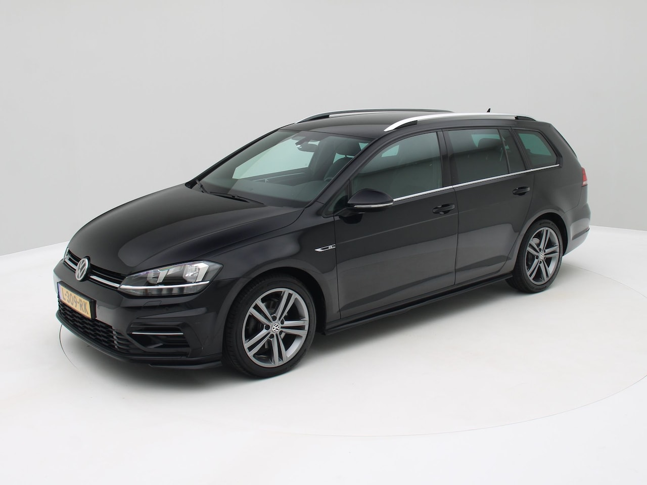 Volkswagen Golf Variant - 1.5 TSI 150pk Highline Business R / Automaat - AutoWereld.nl