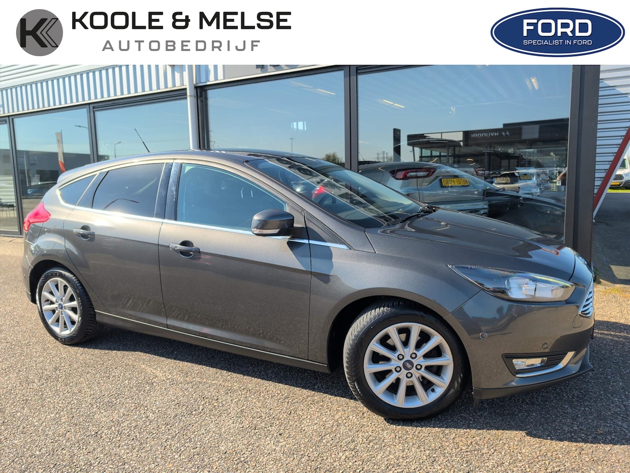 Ford Focus - 1.0 EcoBoost 5-deurs Titanium | Carplay | Trekhaak | Nwe Distributie! - AutoWereld.nl
