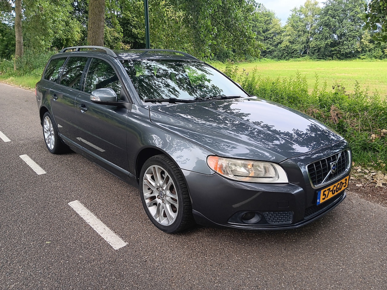 Volvo V70 - 2.5T 200PK | Leder | Clima | Trekhaak | Nw APK - AutoWereld.nl