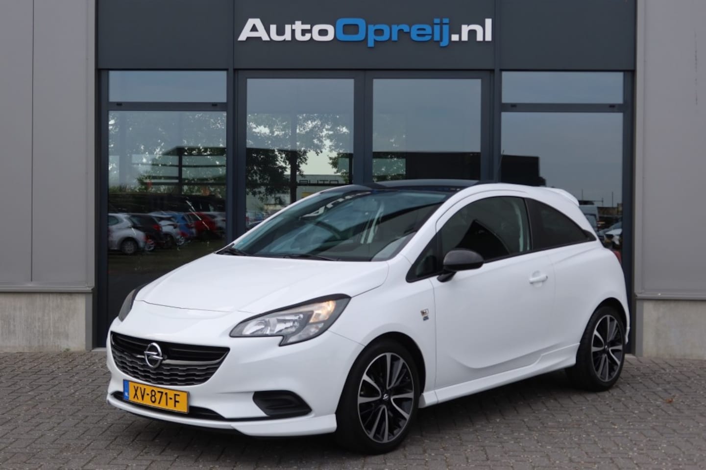 Opel Corsa - 14i OPC-Line 90pk Airco, NAVI, Cruise, Carplay - AutoWereld.nl