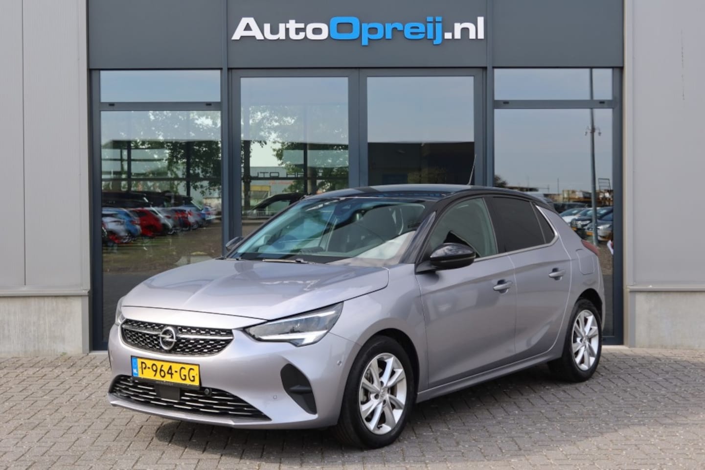 Opel Corsa - 1.2 Elegance AUTOMAAT Two-Tone Clima, Camera, Carplay, Stoelverwarming - AutoWereld.nl