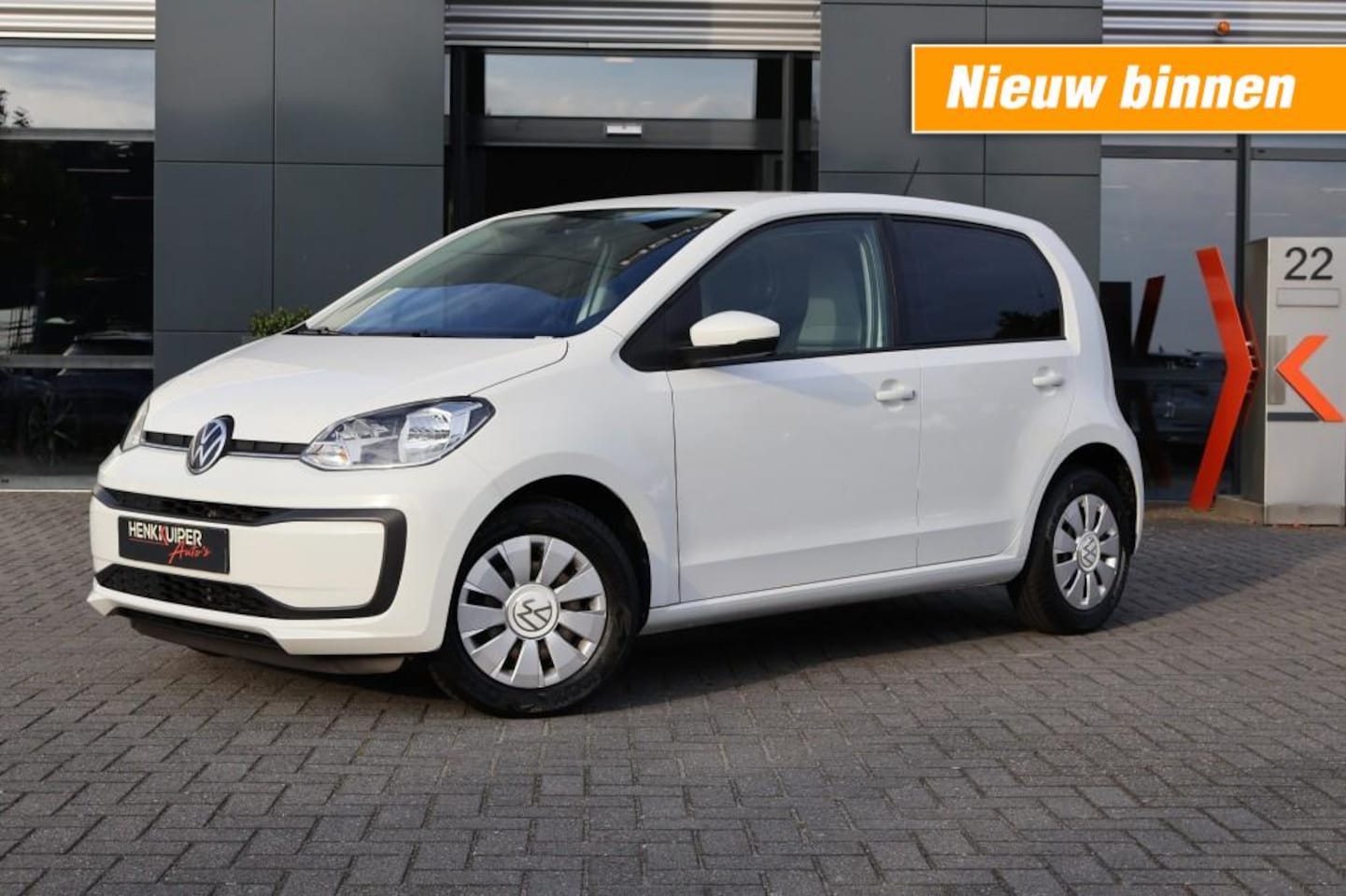 Volkswagen Up! - 1.0 / Climatronic / Camera / PDC / DAB / Cruise control / Gecoat glas - AutoWereld.nl