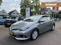Toyota Auris - 1.8 HYBRID AUTOMAAT / NAVI / CAMERA / DAB / CRUISE CTR. / LED / PDC / KEYLESS