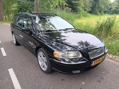 Volvo V70 - 2.5T 210PK Geartronic | Leder | Schuifdak | Trekhaak | Nieuwe APK