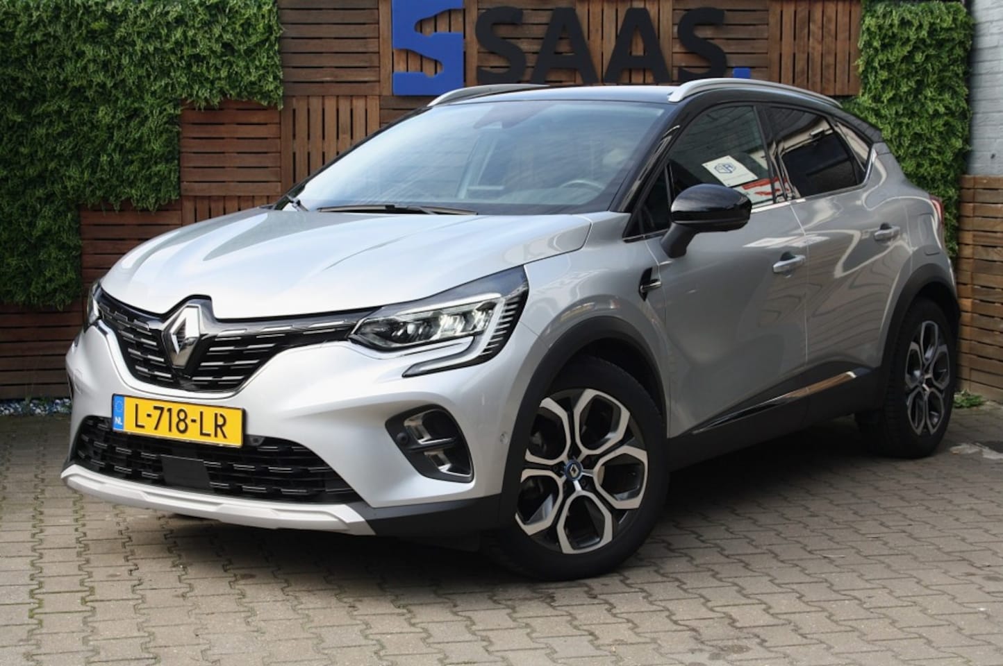 Renault Captur - 1.6 E-Tech Plug-In Hybrid 160 Intens / NAP / Trekhaak / Automaat / Vol Opties - AutoWereld.nl