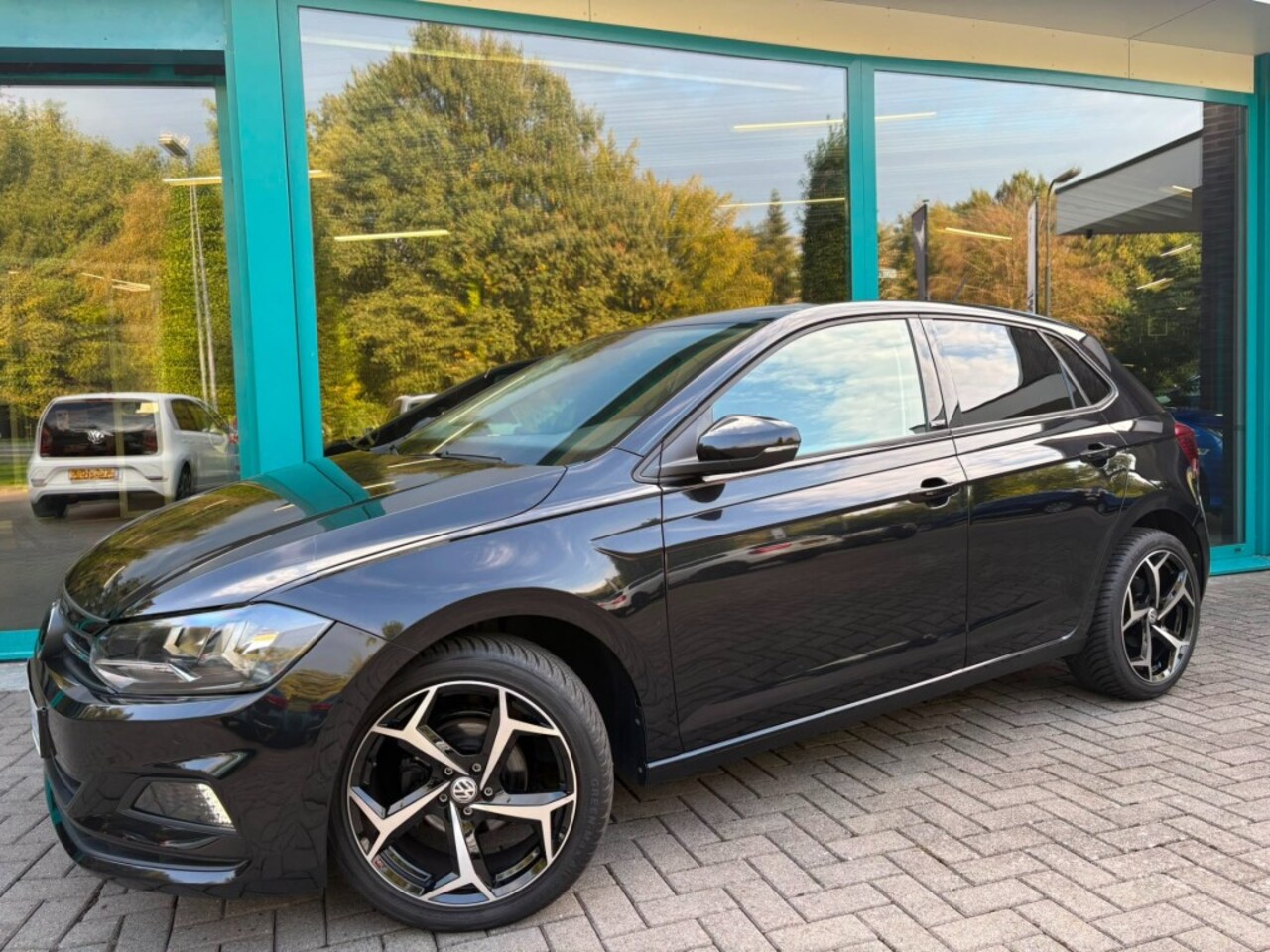 Volkswagen Polo - 1.0 TSI ACTIVE CarPlay, Navi, Climate, 17Inch, LED - AutoWereld.nl