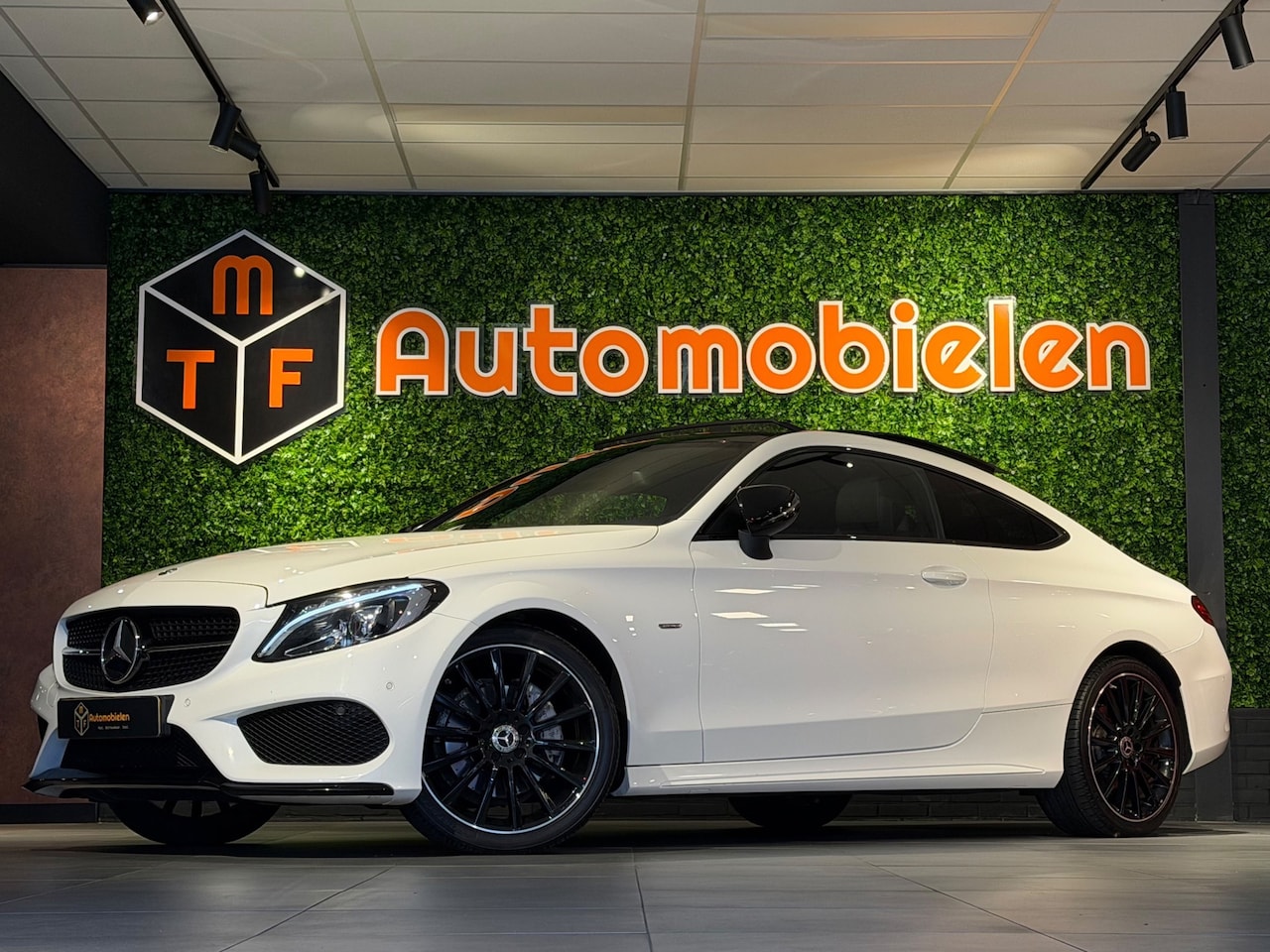 Mercedes-Benz C-klasse Coupé - 200 AMG Night ed. |PANO|NIEUWSTAAT|KEYLESS|F1-FLIPPERS - AutoWereld.nl