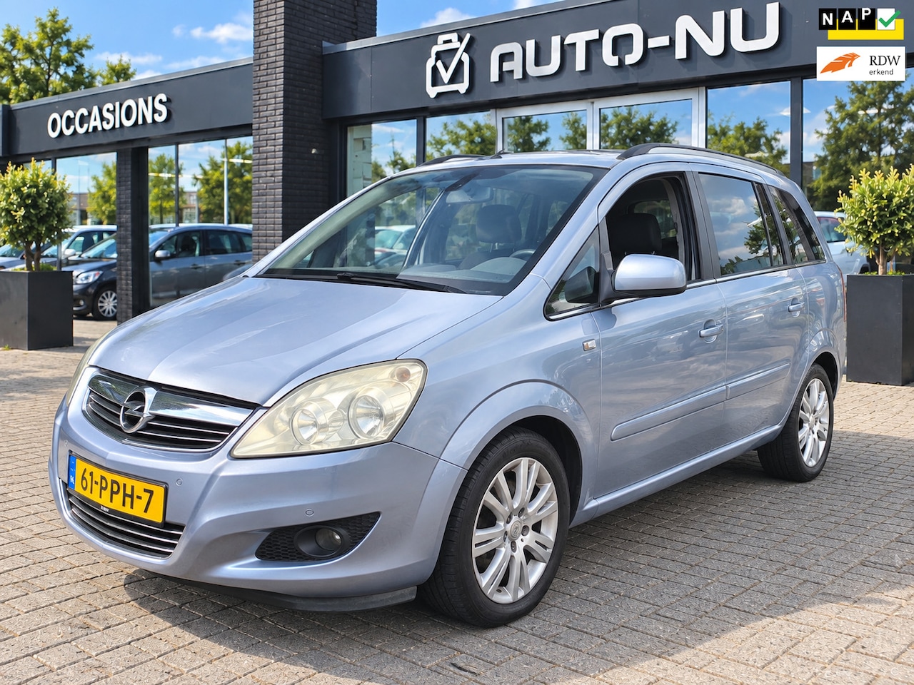 Opel Zafira - 1.8 Cosmo 7-Persoons Leder Stoelverwarming NAV Trekhaak LM-velgen NAP APK - AutoWereld.nl