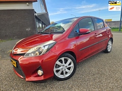 Toyota Yaris - 1.5 Full Hybrid Dynamic GARANTIE Glazen dak Navigatie Keyless Entry