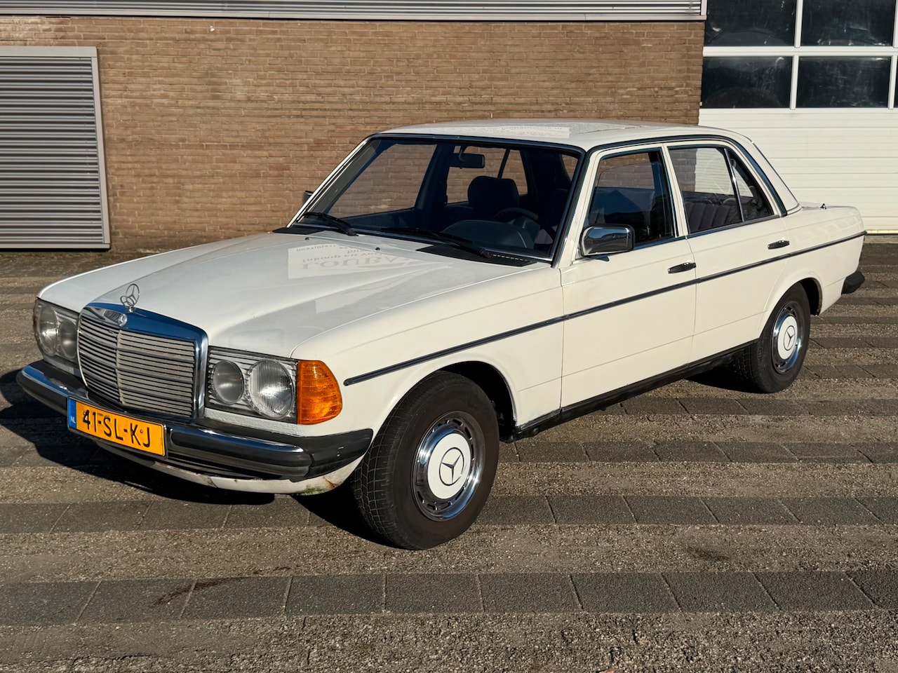 Mercedes-Benz 200-serie - W123 1981 Benzine 2 jaar apk - AutoWereld.nl