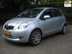 Toyota Yaris - 1.3 VVTi Sol airco 2e eigen. 174 dkm NAP 5drs grijs