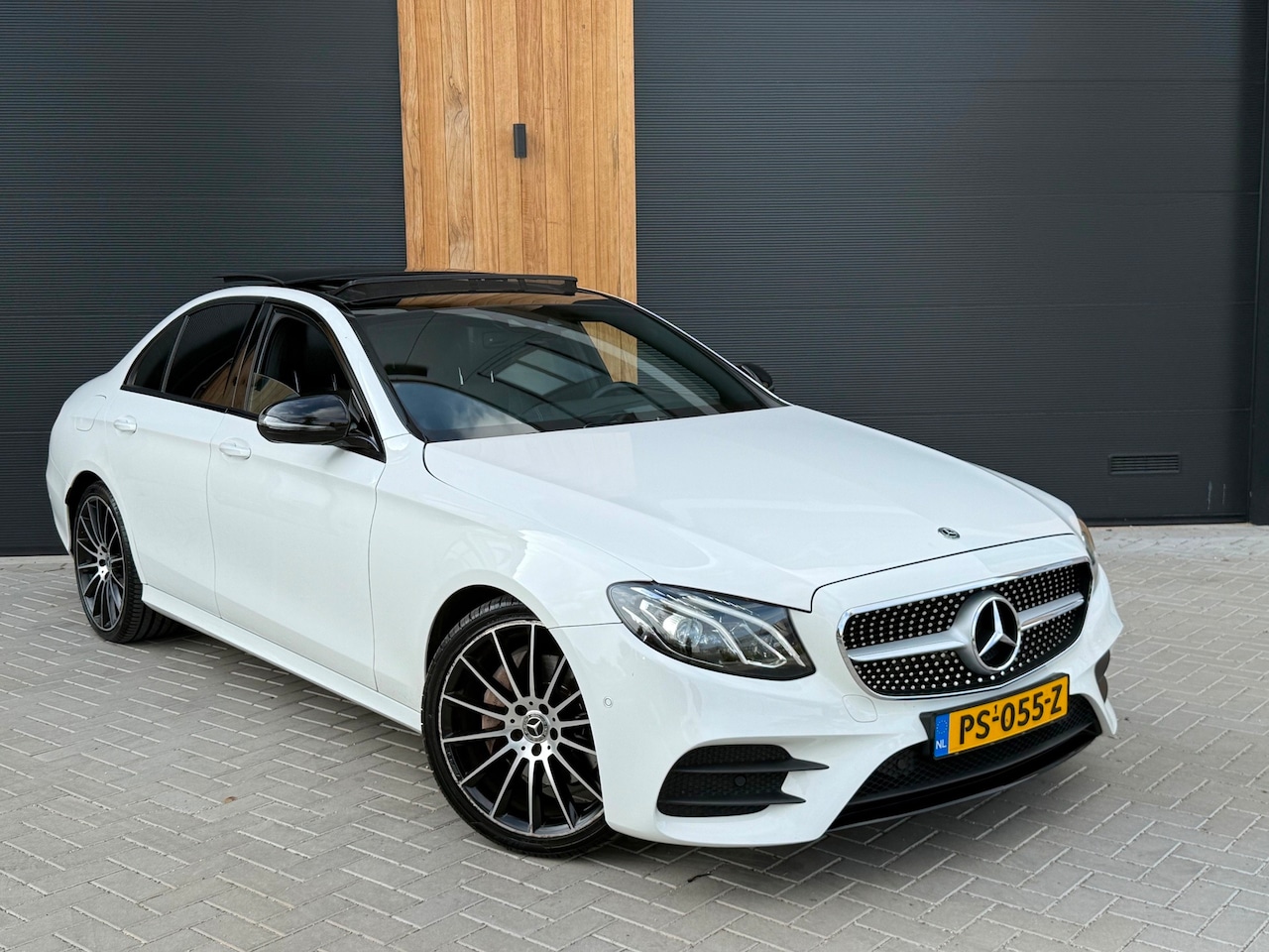Mercedes-Benz E-klasse - 200 Business Solution AMG(2017)PANO|CAM|HEAD-UP - AutoWereld.nl