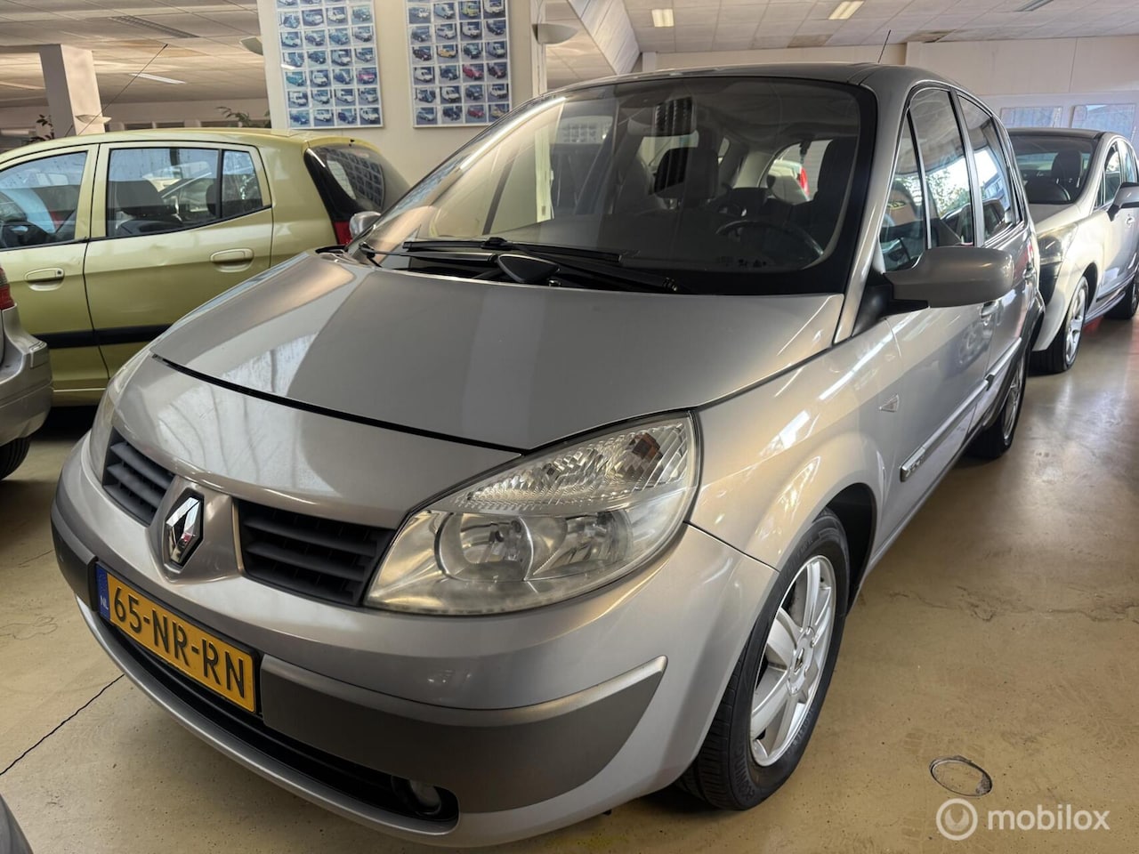 Renault Scénic - 2.0-16V Privilège Luxe 2.0-16V Privilège Luxe - AutoWereld.nl