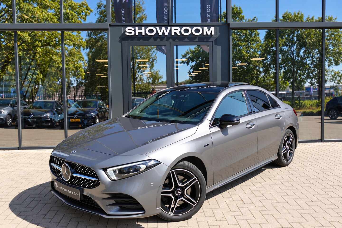 Mercedes-Benz A-klasse - 250 e Business Solution AMG PANO HUD CAM - AutoWereld.nl