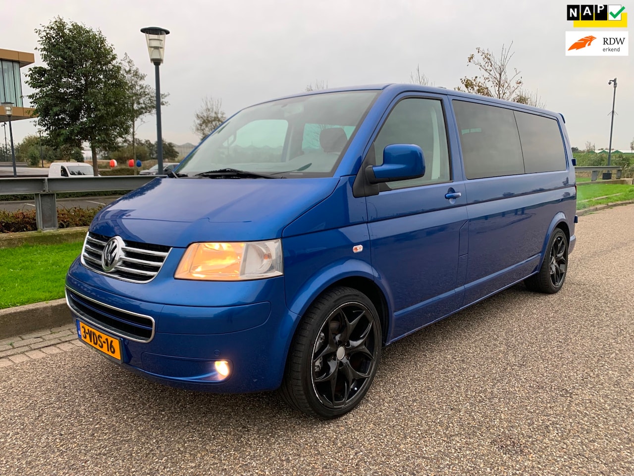 Volkswagen Transporter - 2.5 TDI L2 * GRATIS BEZORGEN * | APK 4-2027 | NAP | 17 INCH | EURO 4 | - AutoWereld.nl