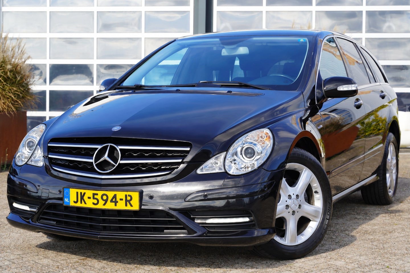 Mercedes-Benz R-klasse - 300 CDI BlueEFFICIENCY 190pk | 7-persoons | Achteruitrijcamera | Bi-xenon koplampen | Crui - AutoWereld.nl