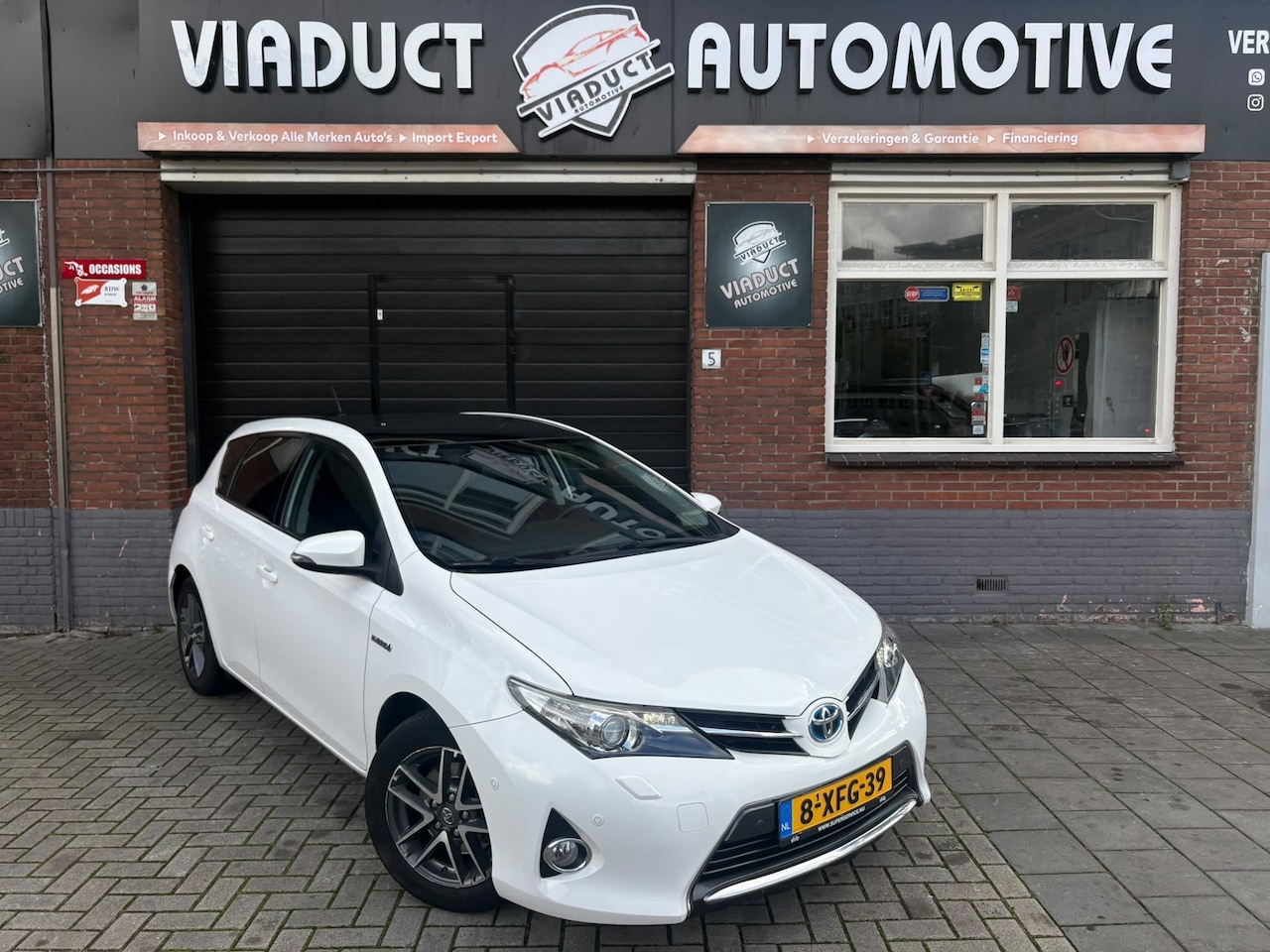 Toyota Auris - 1.8 Hybrid Lease+ Top 5 editie Glasdak Bluetooth Clima Camera Stoelverwarming - AutoWereld.nl