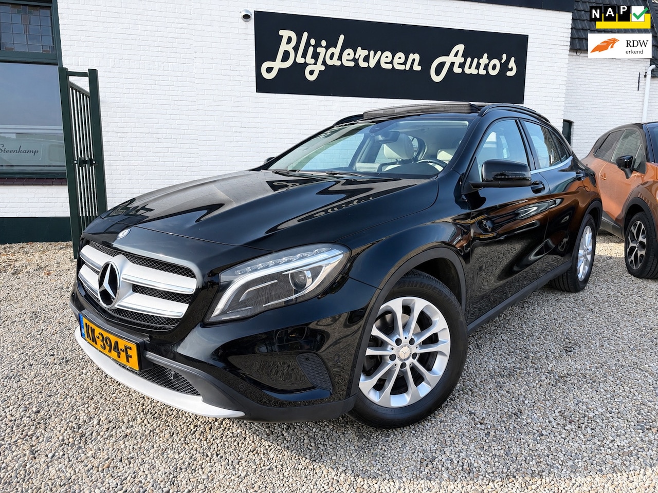Mercedes-Benz GLA-Klasse - 180 Ambition Automaat | Camera | PanoDak | Org. NL | Leer | Stoel VW - AutoWereld.nl