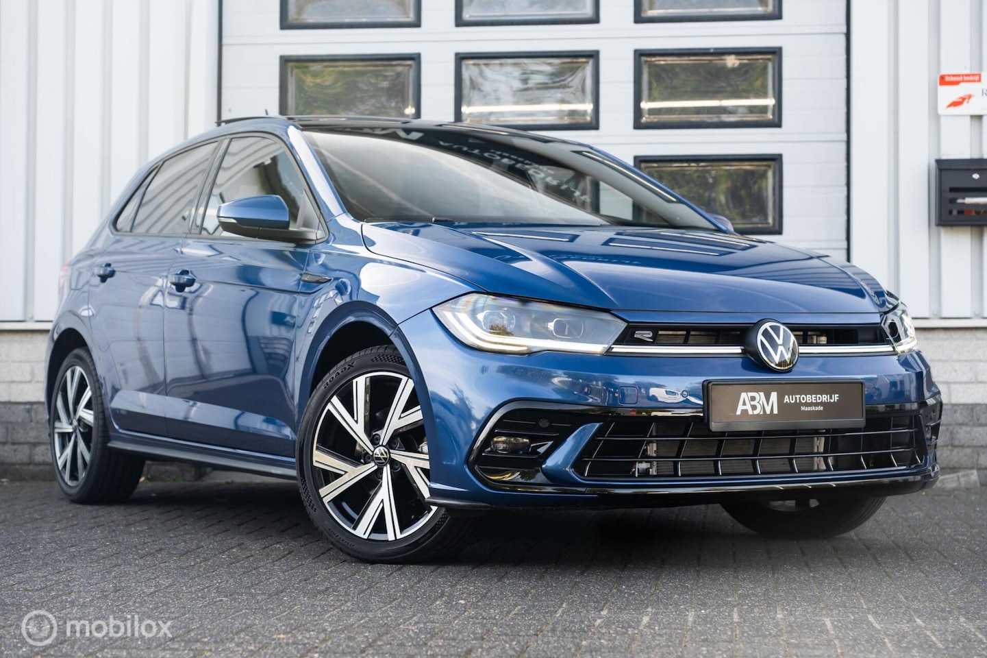 Volkswagen Polo - 1.0 TSI 3X R-Line PANO IQ-LIGHT CAMERA BEATS - AutoWereld.nl