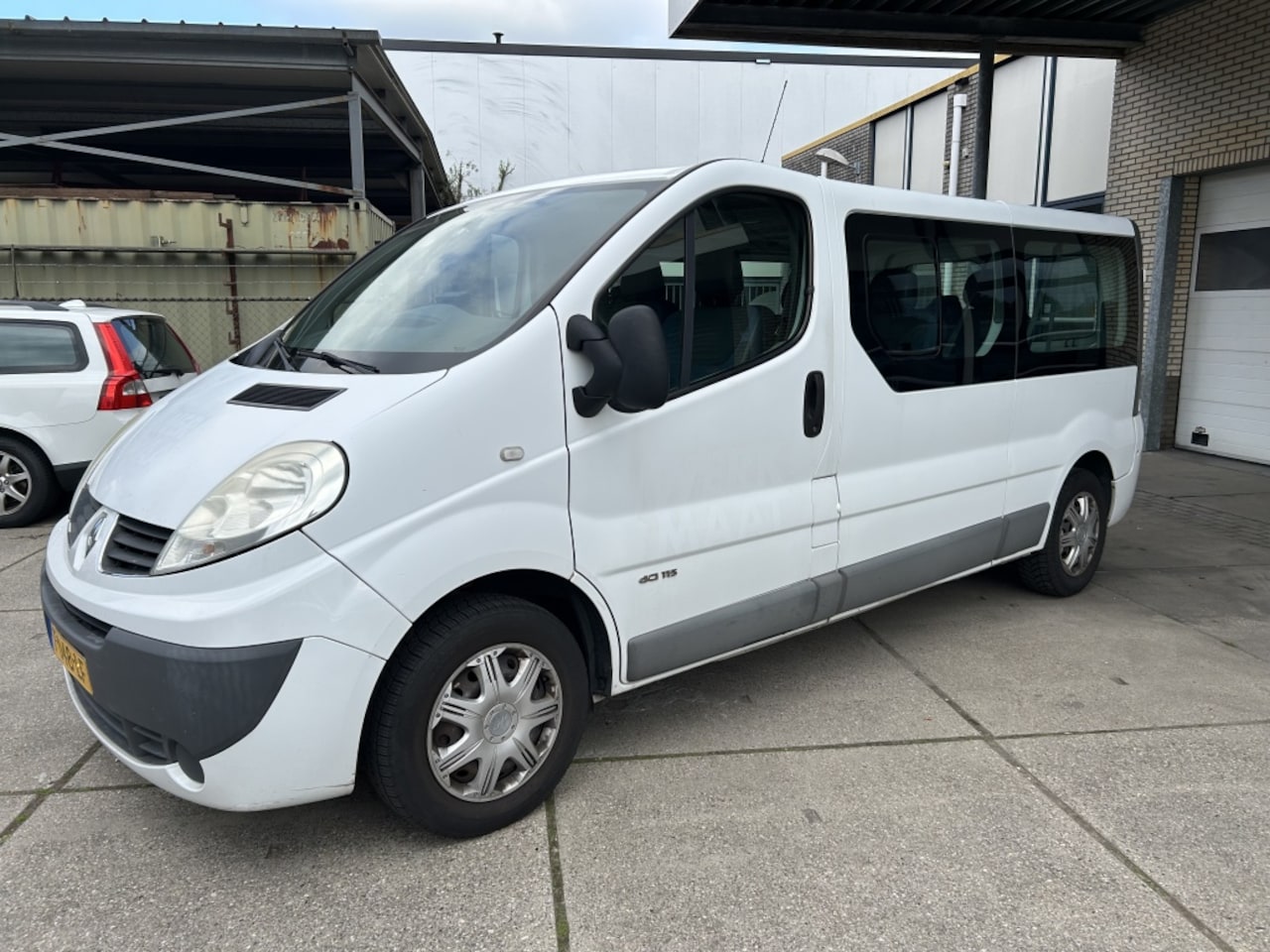 Renault Trafic Passenger - 2.0 dCi T29L2H1 Expr - AutoWereld.nl
