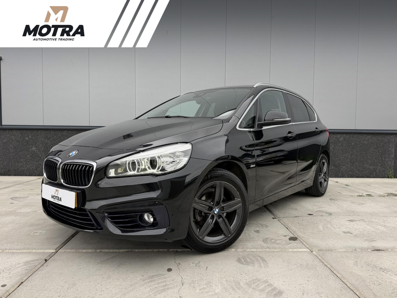 BMW 2-serie Active Tourer - 216i Executive Sport Line | LED | PDC | Navi | Clima | Cruise - AutoWereld.nl