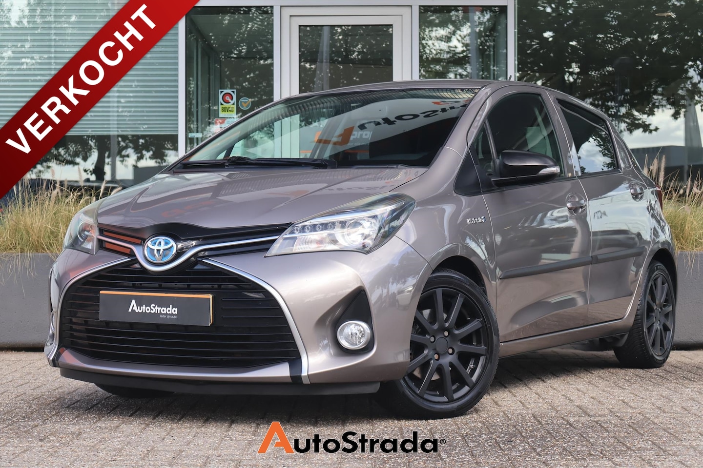 Toyota Yaris - 1.5 Hybrid 5DRS 75pk | Camera | Navi | Cruise | Climate | Keyless Go | - AutoWereld.nl