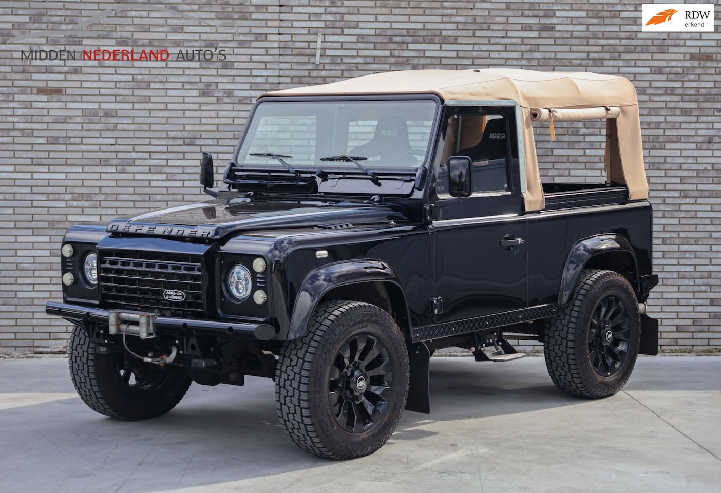 Land Rover Defender - 2.5 Td5 SW 90" * CABRIOLET * SWATOOTH 18'' * ESPARCO STOELEN * YOUNGTIMER * GRIJS KENTEKEN - AutoWereld.nl