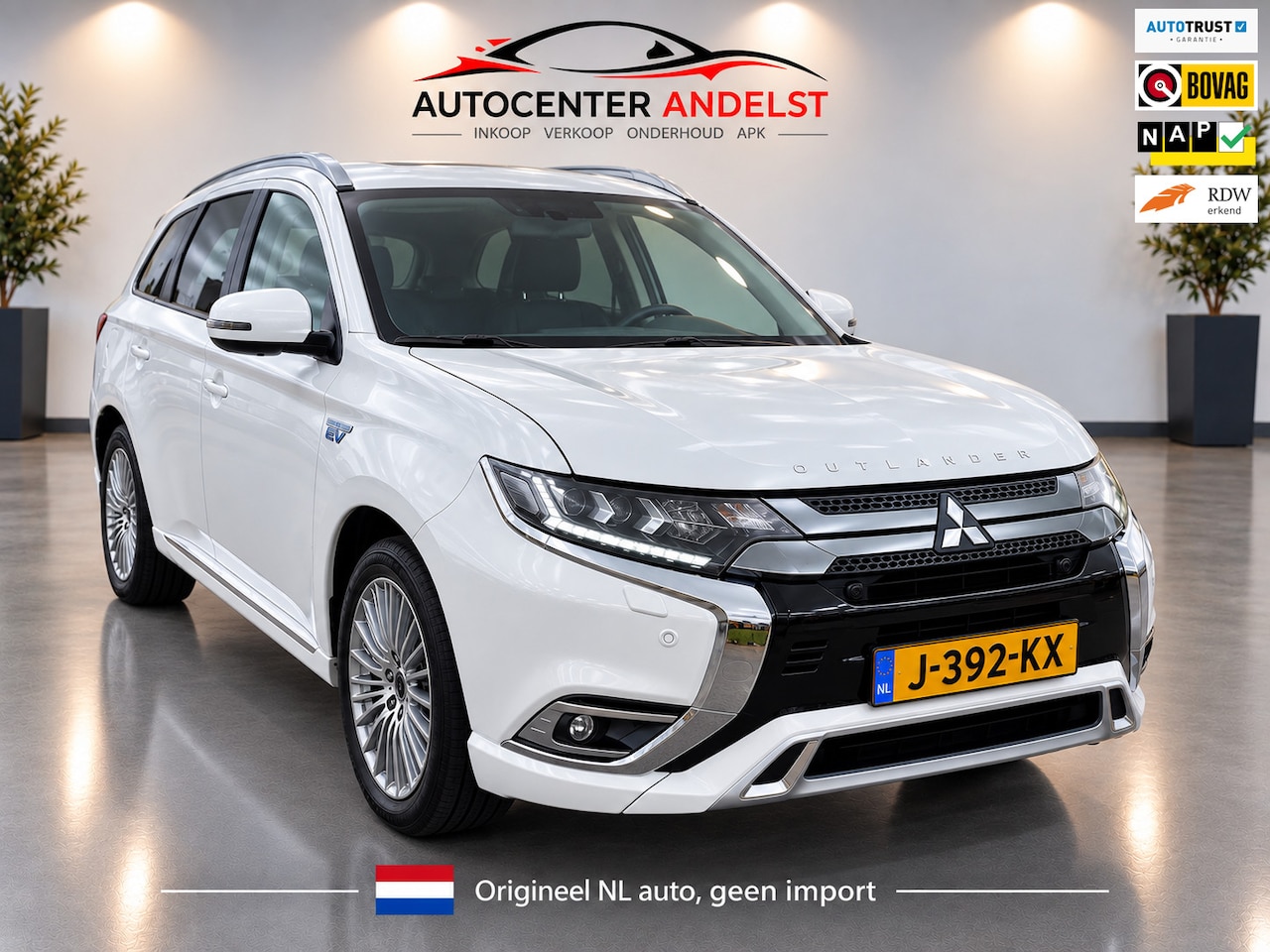 Mitsubishi Outlander - 2.4 PHEV Intense+ 2.4 PHEV Intense, Aut, Cam, Stoelverw, Carplay, Cruise, Keyless, 1e eig afk, Geen import, - AutoWereld.nl