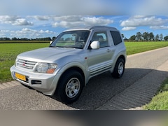 Mitsubishi Pajero - 3.2 Di-D GLS HR 4x4 met Airco en Cruise en slechts 165000 NAP