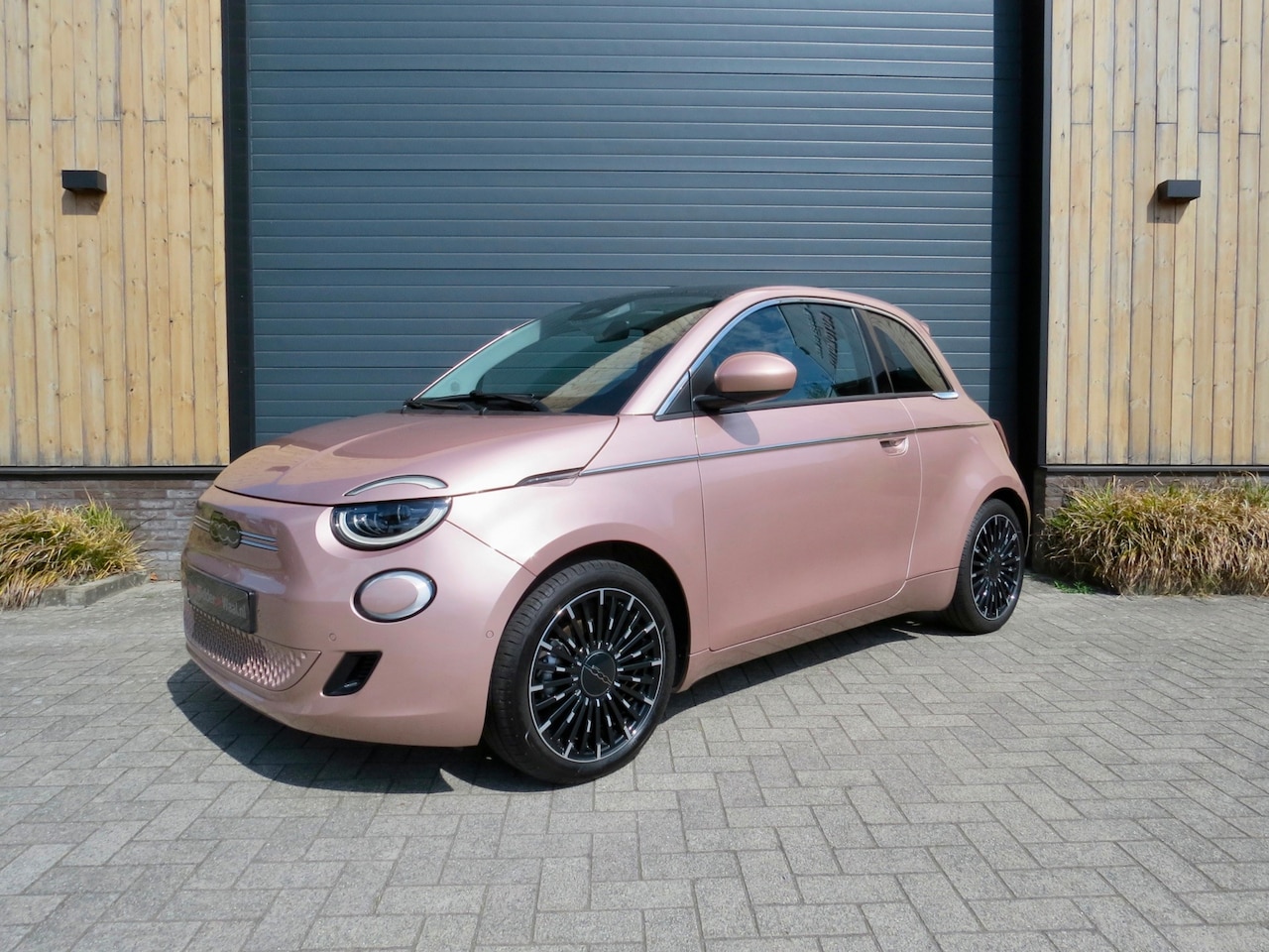 Fiat 500 - La Prima 42 kWh by Bocelli *Pano *CarPlay *Jbl - AutoWereld.nl