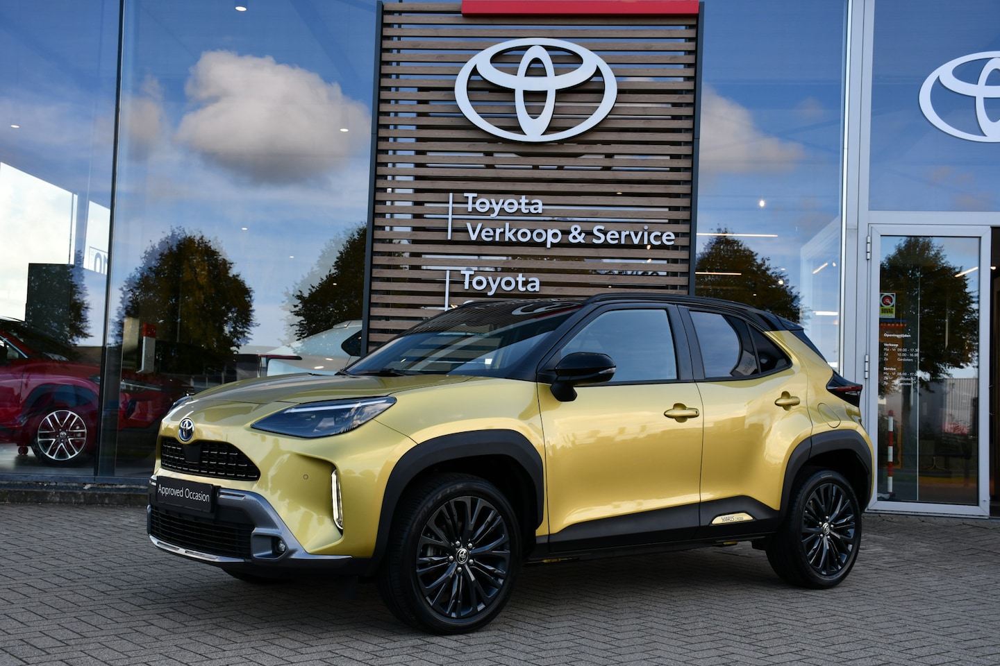 Toyota Yaris Cross - 1.5 Hybrid Adventure Limited Automaat 116pk | Parkeersensoren | LED-koplampen | Apple Carp - AutoWereld.nl