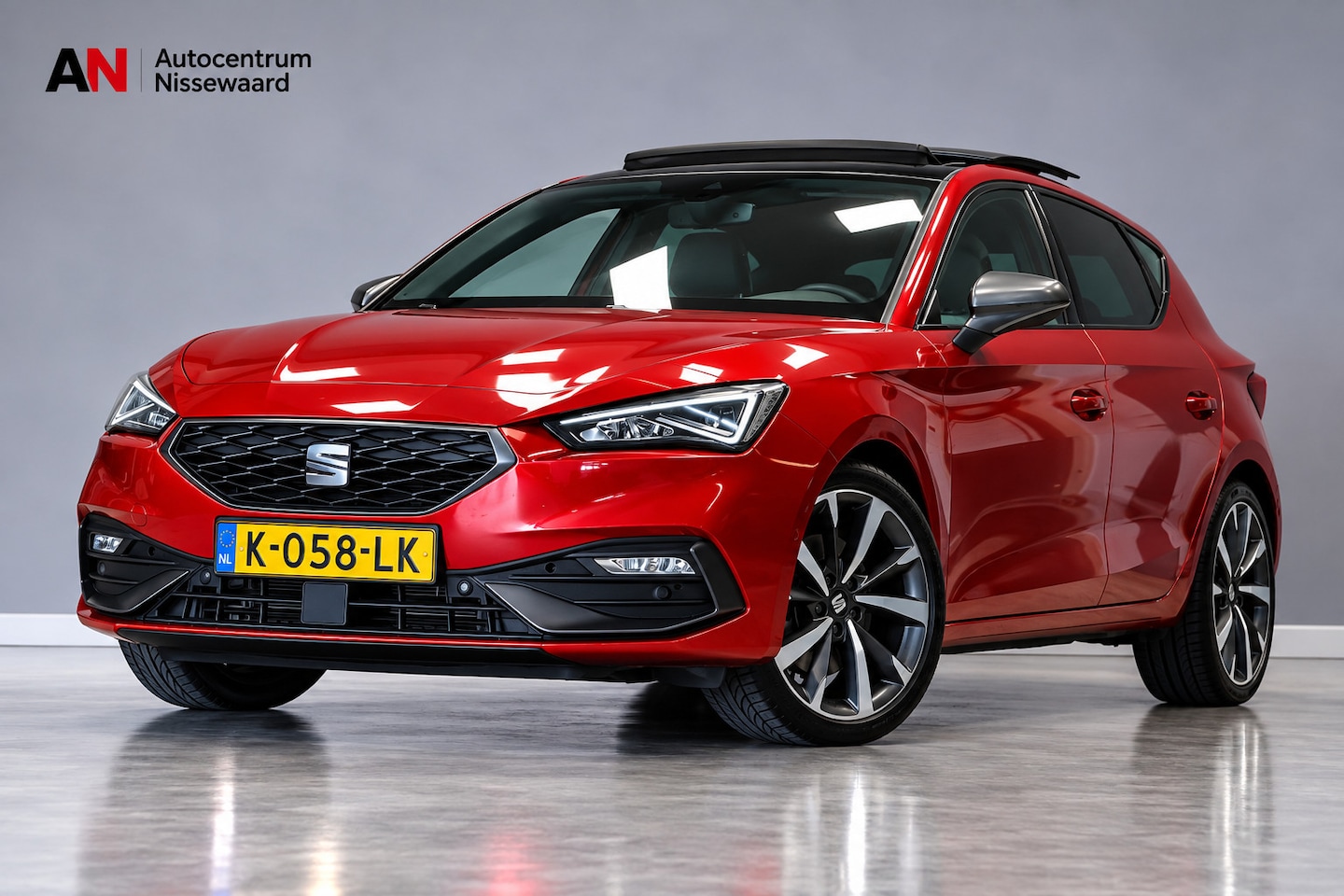 SEAT Leon - 1.5 eTSI FR Launch Edition |Panorama|Stoel-stuur Verwrm - AutoWereld.nl