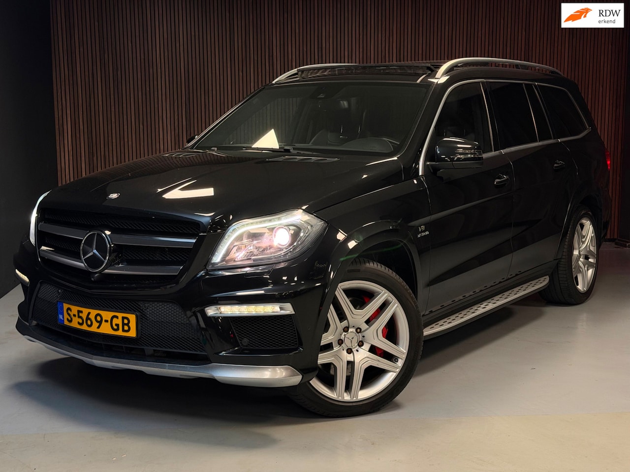Mercedes-Benz GL-klasse - GL63 AMG 5.5 V8|558PK|PANORAMADAK|3X TV|7 ZITS|STOELVERKOELING&VERWARMING|DODEHOEK|LANE AS - AutoWereld.nl