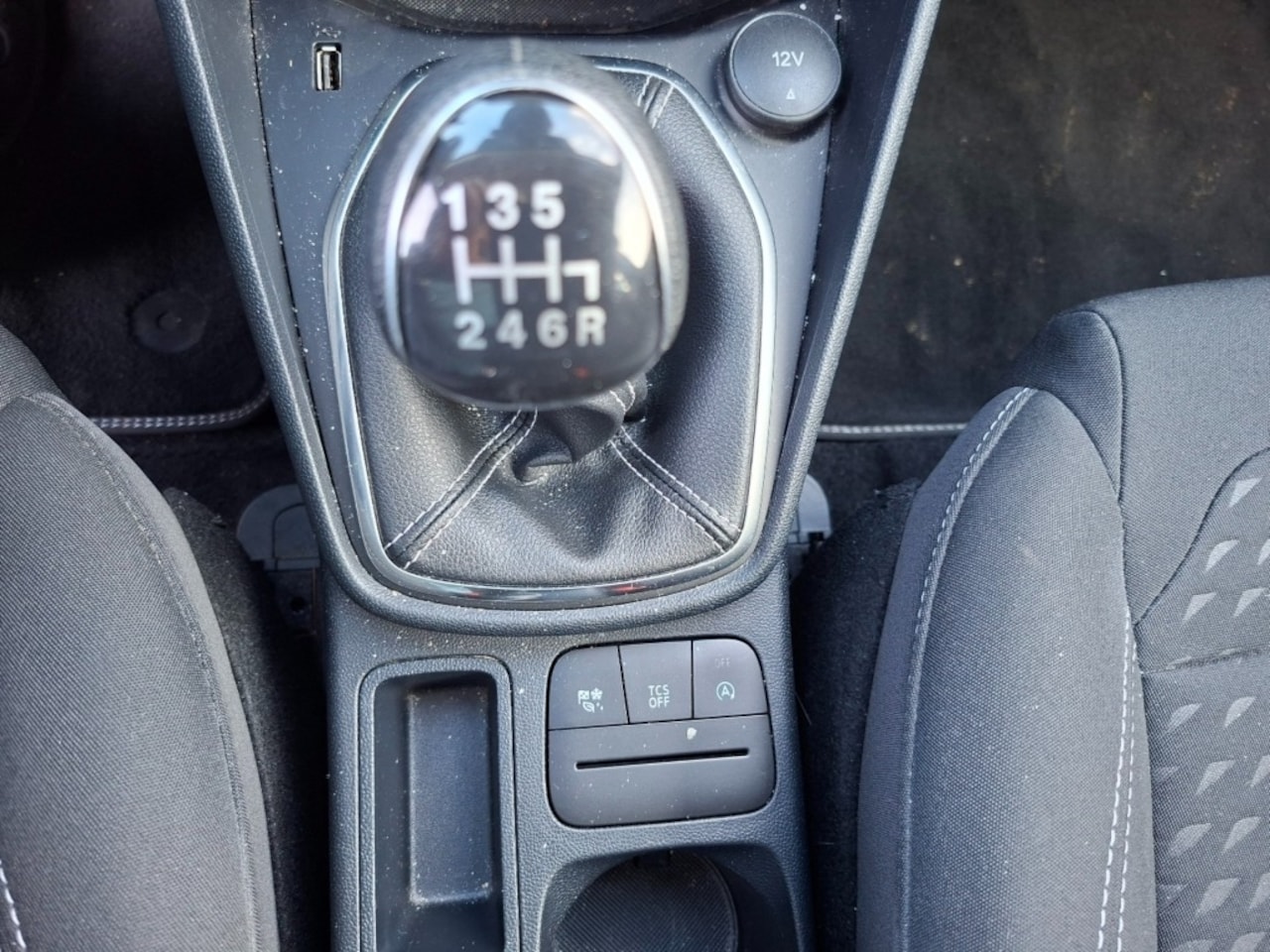 Ford Fiesta - 1.0 Ecoboost 101 Pk Titanium CLIMATE/CRUISE/RADIO DAB/CARPLAY/PDC/LMV/TREKHAAK