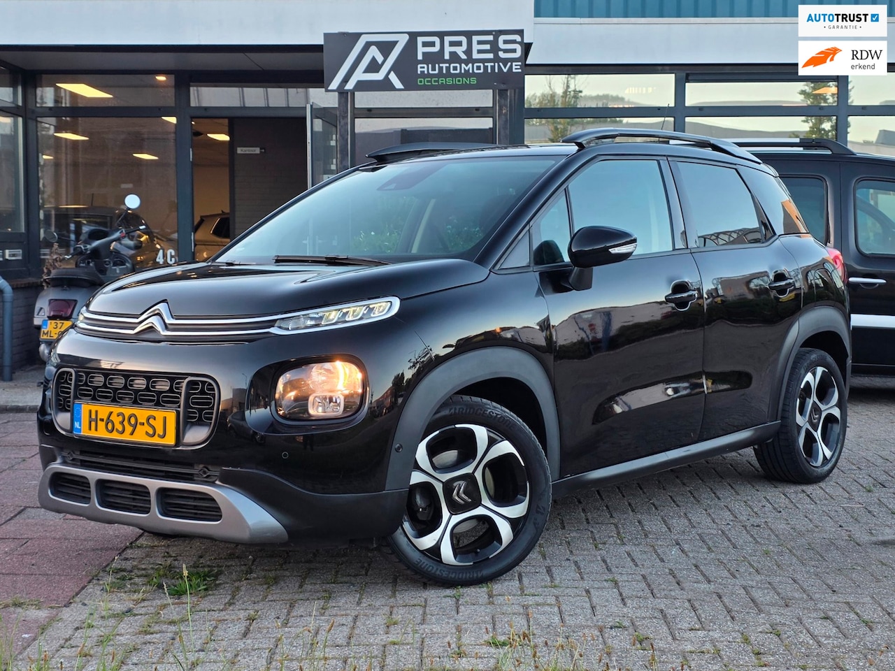 Citroën C3 Aircross - 1.2 PureTech S&S Shine | HIFI SYSTEM - AutoWereld.nl