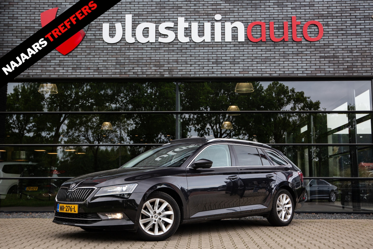 Skoda Superb Combi - 1.6 TDI Ambition Business 1.6 TDI Ambition Business , Panoramadak, Stoelverwarming, Led - AutoWereld.nl