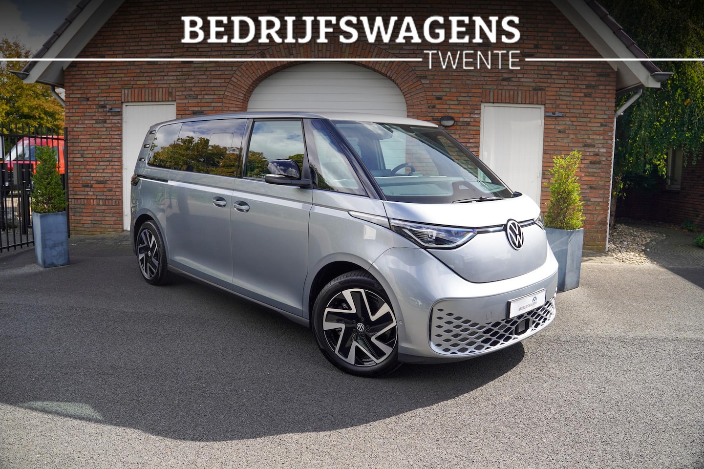 Volkswagen ID. Buzz - Pro 86 kWh 286pk Lang 7.persoons 2027 MODEL | Massage stoelen | Panorama dak | Wegklapbare - AutoWereld.nl