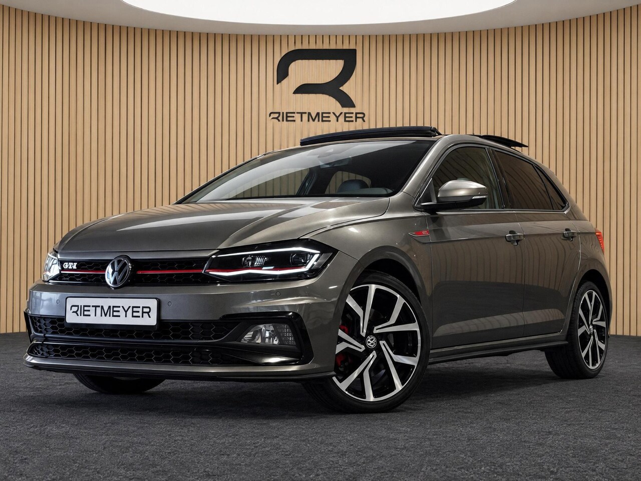 Volkswagen Polo - 2.0 TSI GTI |Pano |Digital |Led |Keyless |Camera |ACC - AutoWereld.nl